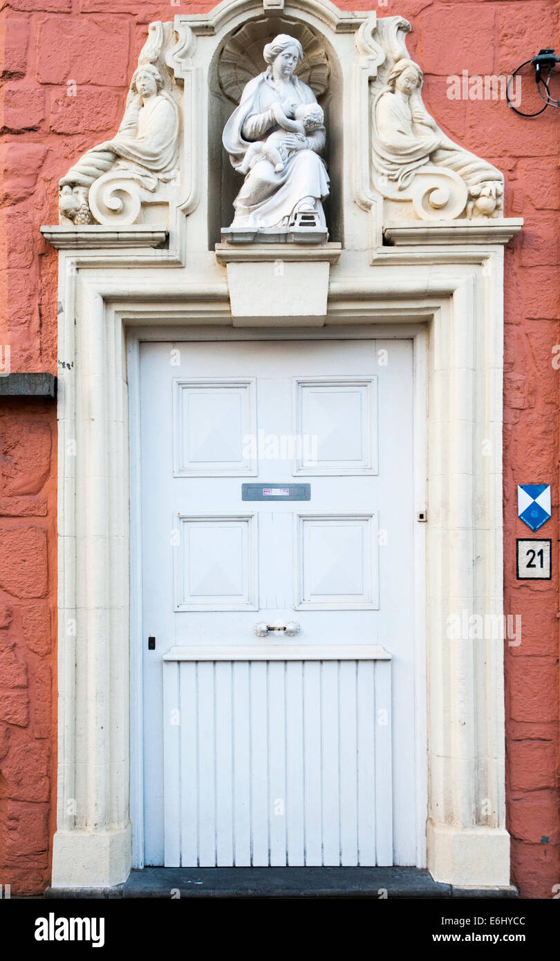 Madonna mit Kind über einen Zeitraum Eingang in Brügge, Belgien Stockfoto