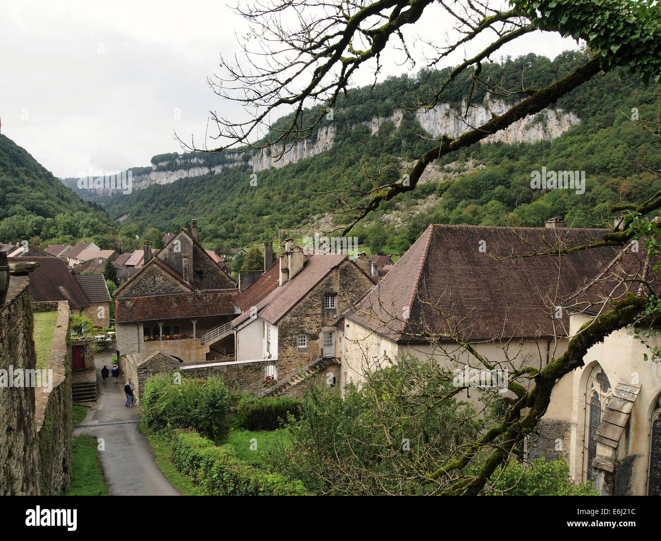 Baume Les Messieurs gilt als eines der schönsten Dörfer in Frankreich. Jura-region Stockfoto
