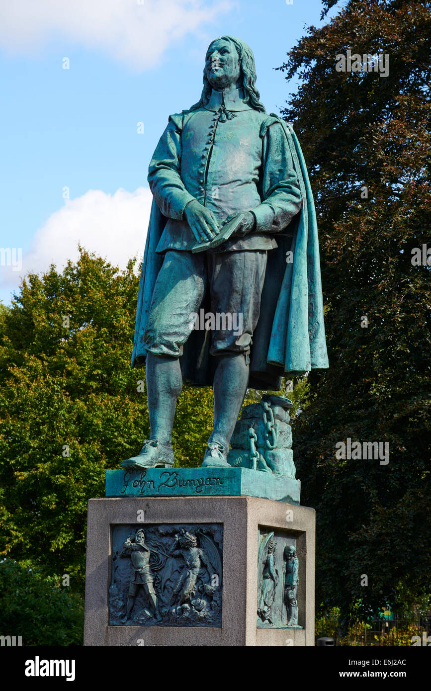 Statue von John Bunyan von Sir Joseph Edgar Boehm, St Peter grün Bedford Bedfordshire UK Stockfoto