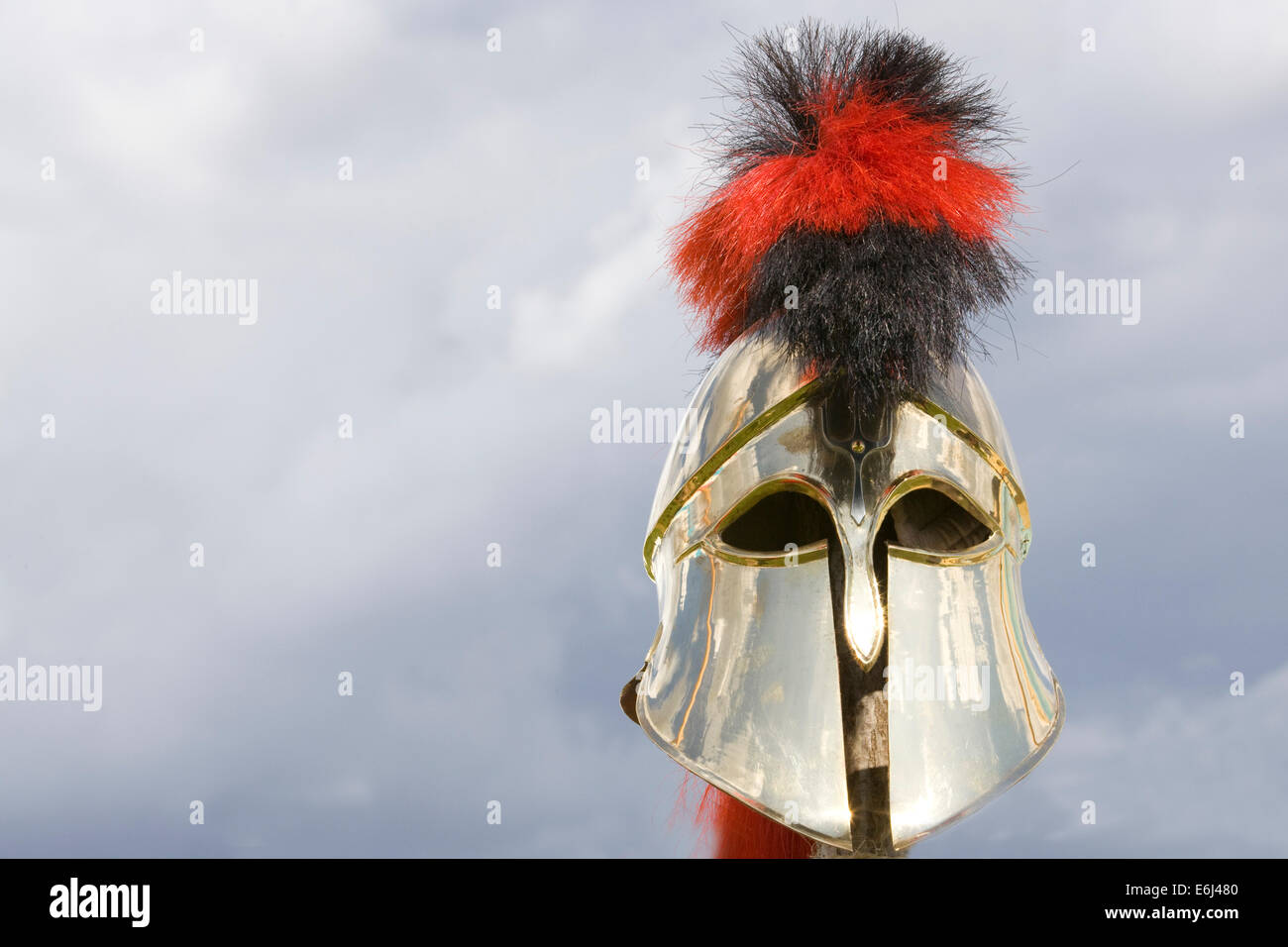 Hopliten. Antiken griechischen Soldaten Helm bei reenactment Stockfoto