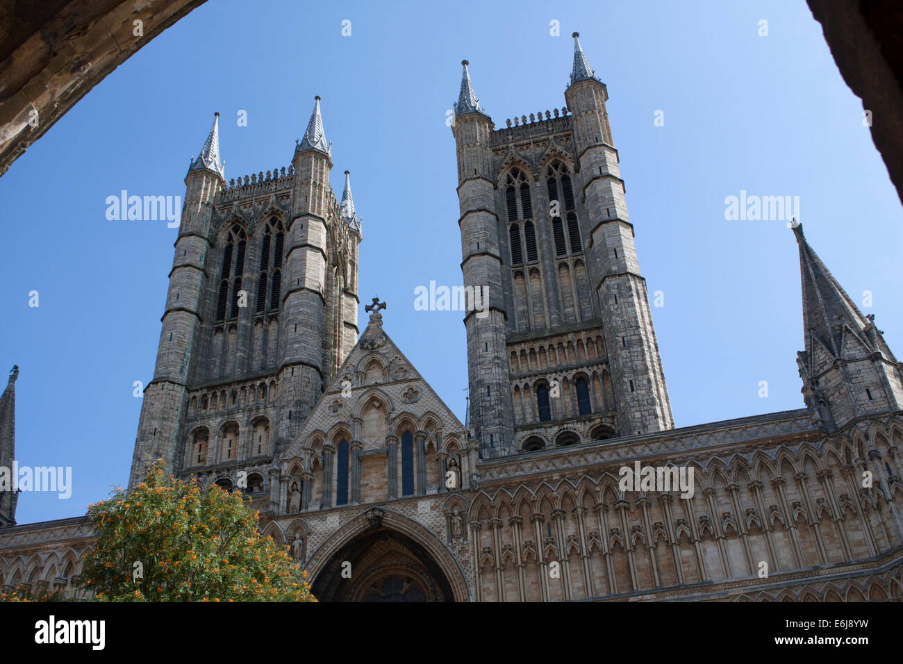 Lincoln Kathedrale durch einen Torbogen Stockfoto
