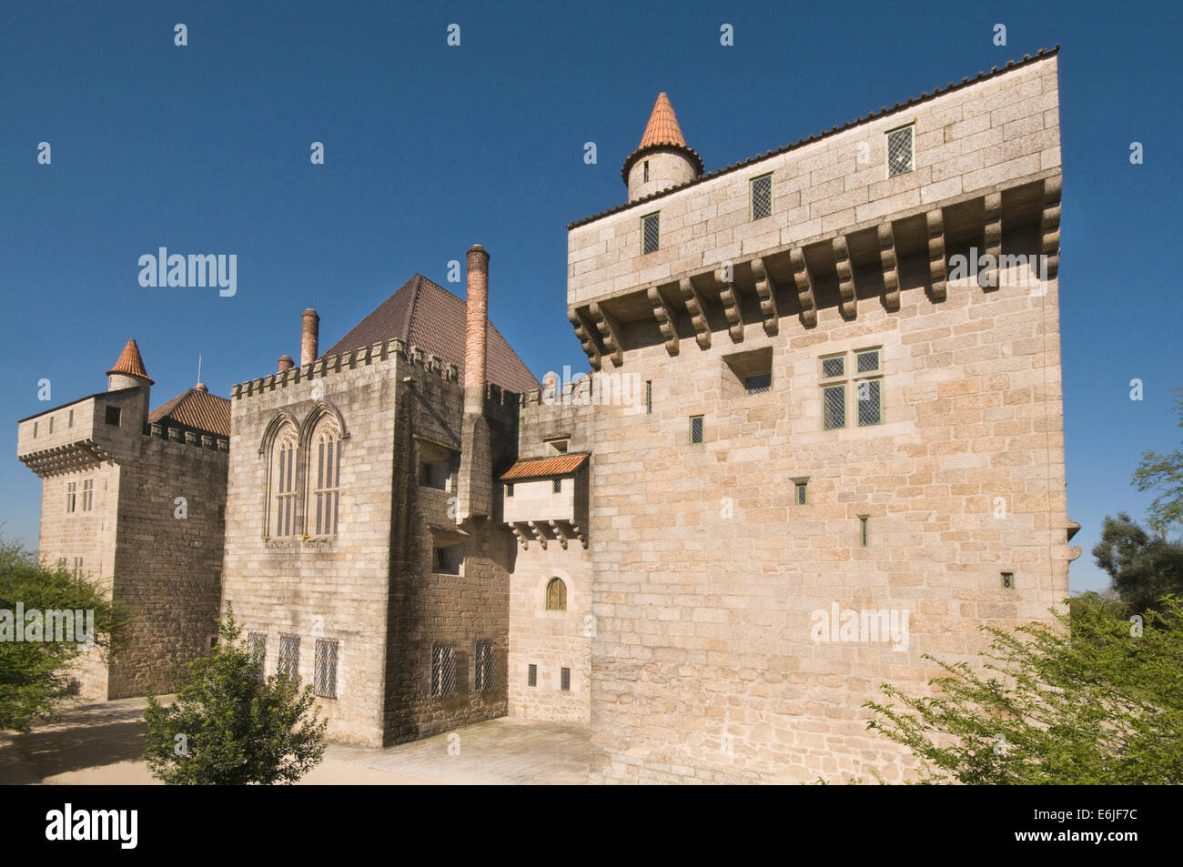 Europa, PORTUGAL, Guimarães (Guimaraes), Paço Dos Duques de Bragança (1401), herzoglichen Palast von Bragança gebaut von Afonso Stockfoto