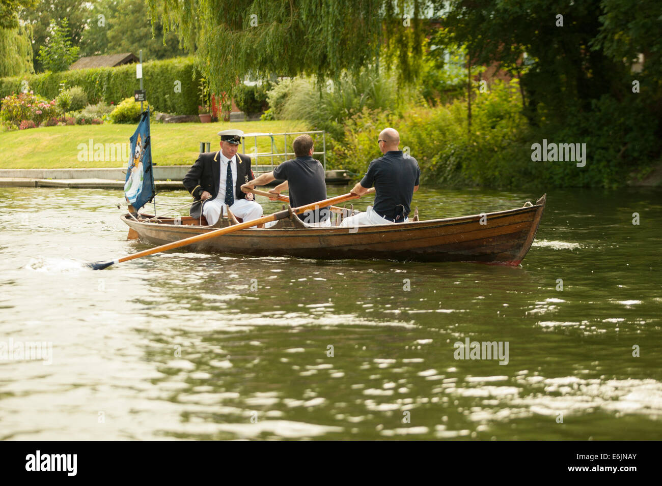 Die jährliche Verleihung des Swan Upping auf der Themse in WIndsor. Stockfoto