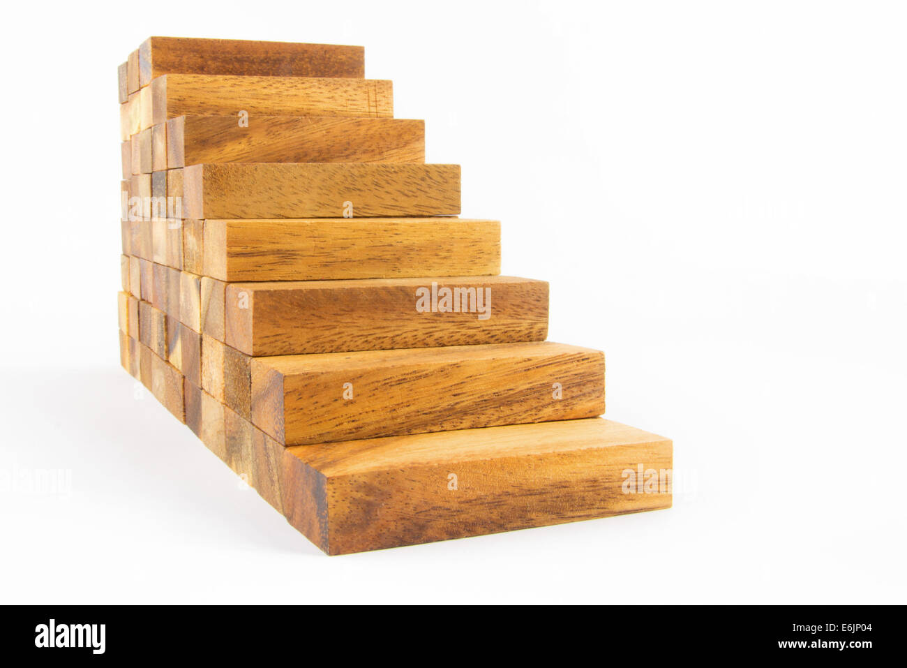 Holztreppe Bau isoliert auf weißem Hintergrund Stockfoto