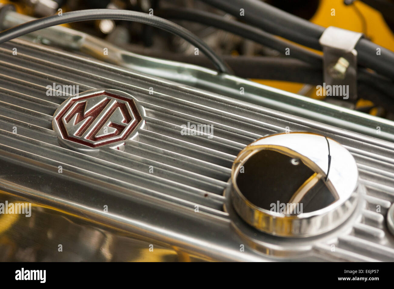 Polierte MG Sport Auto Rocker Motorabdeckung Stockfoto
