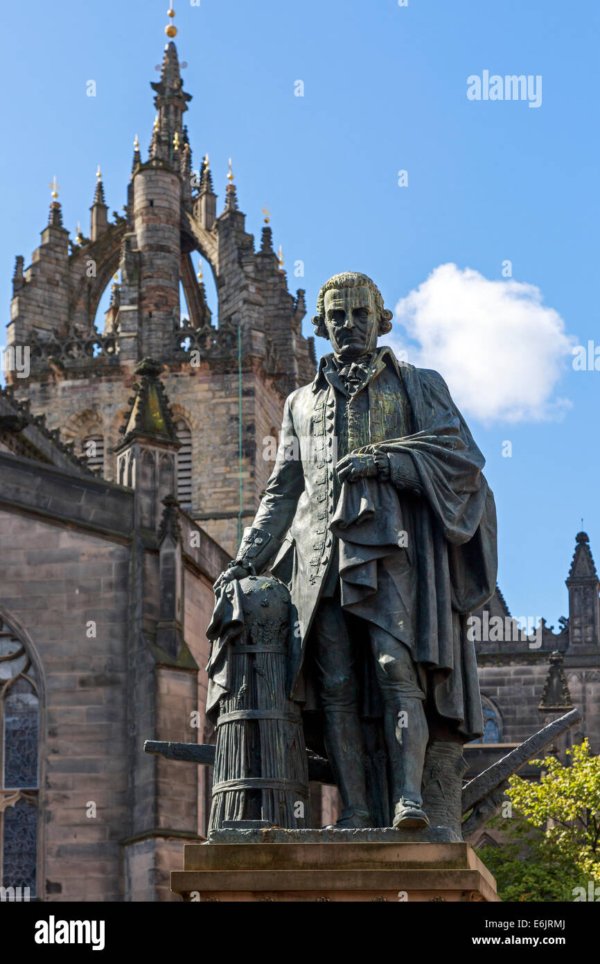 Statue von Adam Smith, schottischer Ökonom und politischer Philosoph, an St Gilles Kathedrale Royal Mile, Edinburgh Stockfoto