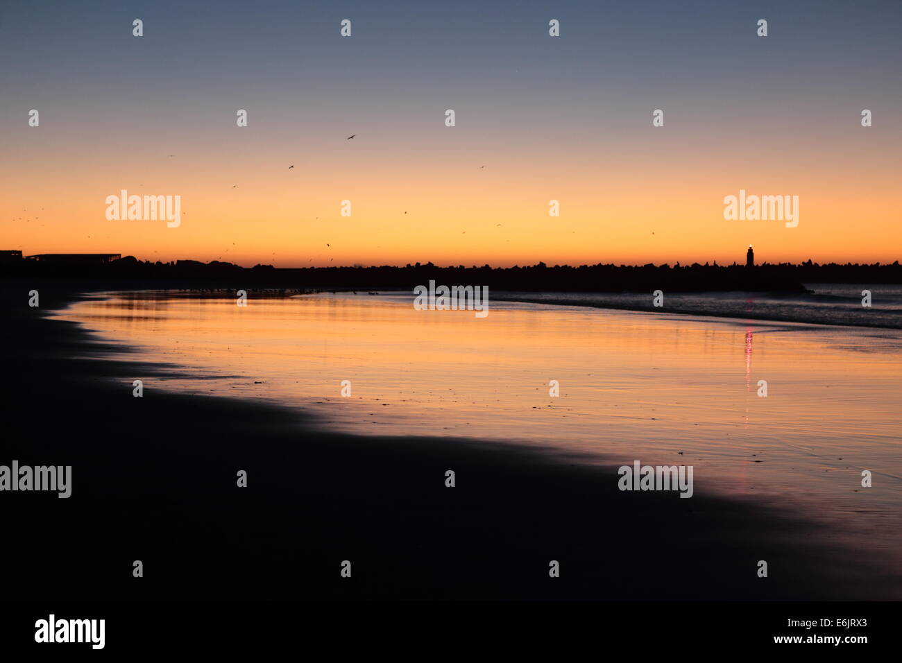 Twilight-Szene am Strand in Lamberts Bay, Westküste, Südafrika Stockfoto