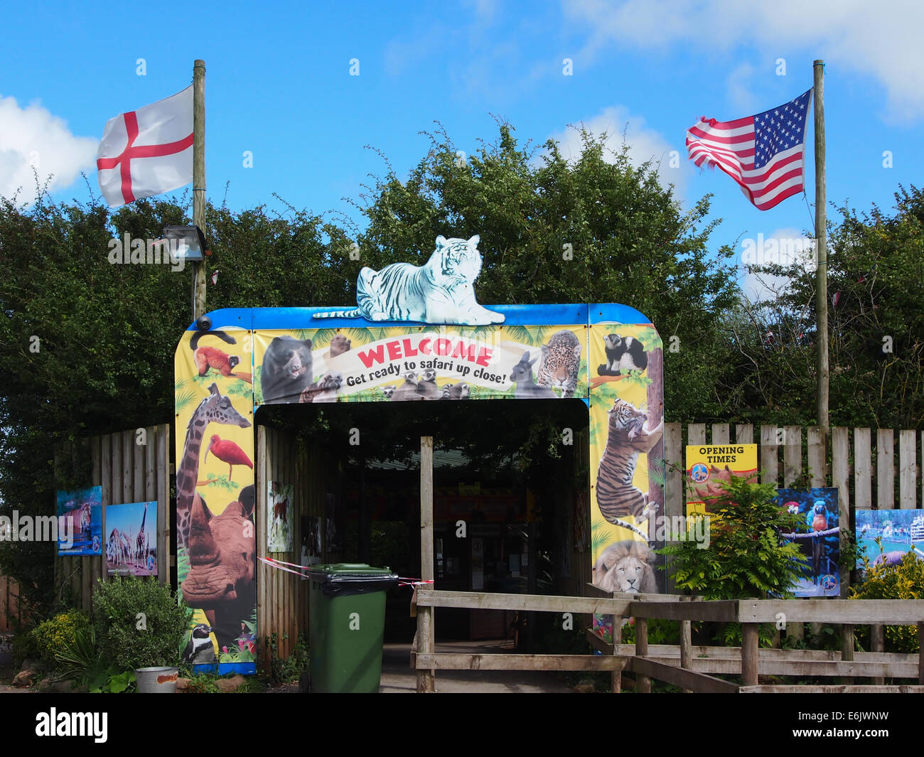 Der Eingang zu den südlichen Seen Safari Zoo in Cumbria, England Stockfoto