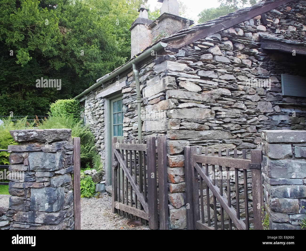 Untraditionelle Steinhaus im Dorf Grasmere im Lake District, Cumbria, England Stockfoto