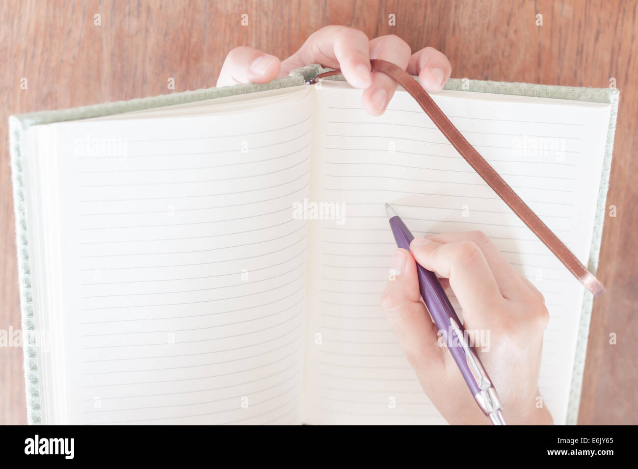 Achten Sie Frau schreiben, stock Fotos Stockfoto