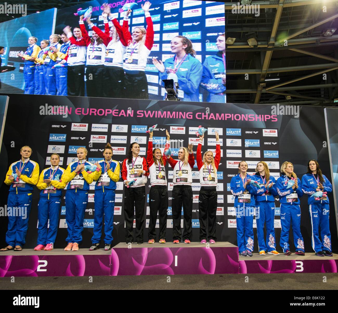 Berlin, Deutschland. 24. August 2014. SWE - Schweden Silbermedaille (L) DEN - Dänemark Goldmedaille GBR - Großbritannien Bronze Medaille 4x100m Medley Frauen 32. LEN Europameisterschaften Berlin, Deutschland © Abschlussaktion Plus Sport/Alamy Live-Nachrichten Stockfoto