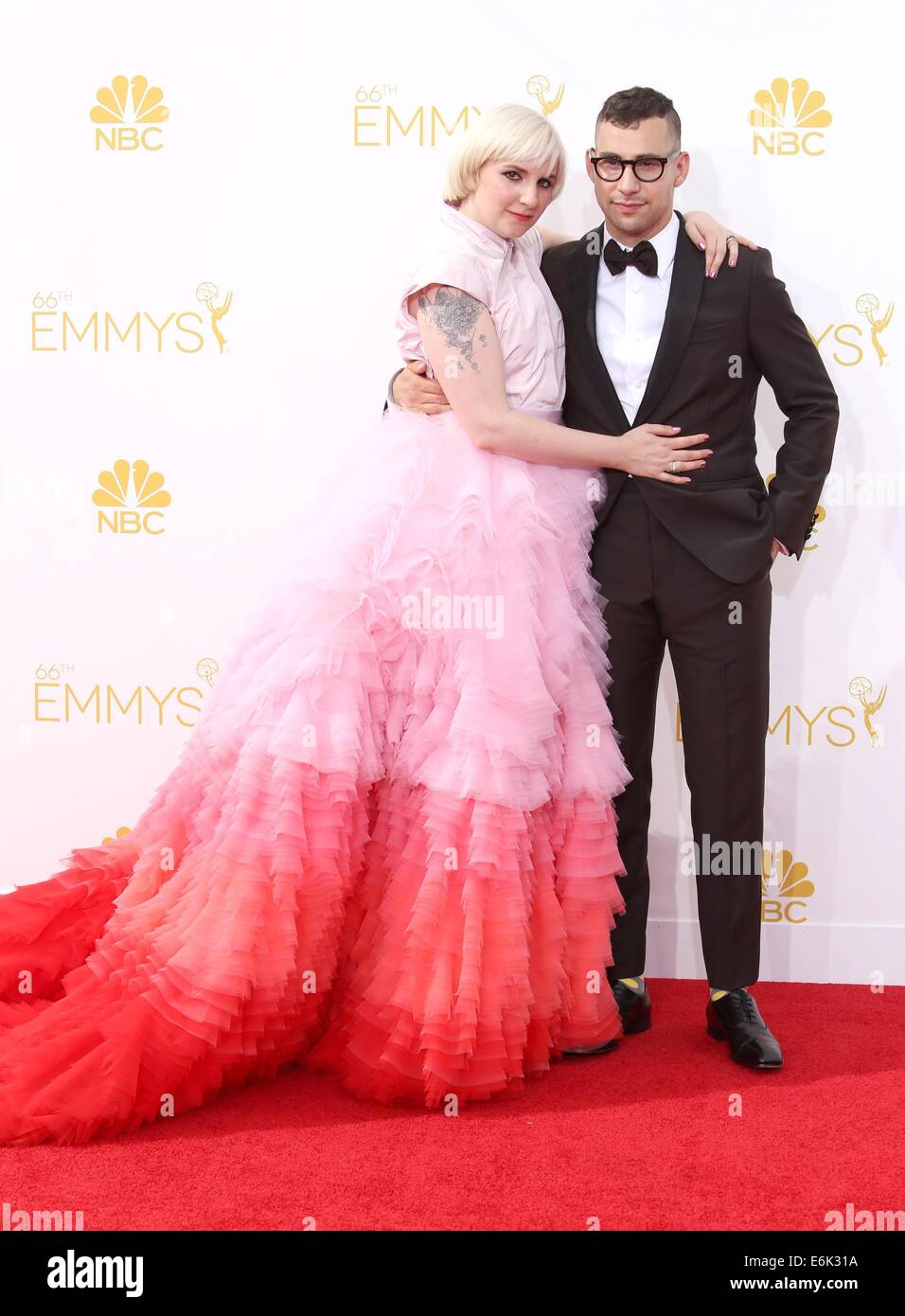 Los Angeles, CA, USA. 25. Aug, 2014.Lena Dunham, Jack Antonoff im Ankunftsbereich für die 66. Primetime Emmy Awards 2014 EMMYS - Teil 2, Nokia Theatre L.A. LIVE, Los Angeles, CA 25. August 2014. Foto von: James Atoa/Everett Collection/Alamy Live-Nachrichten Stockfoto