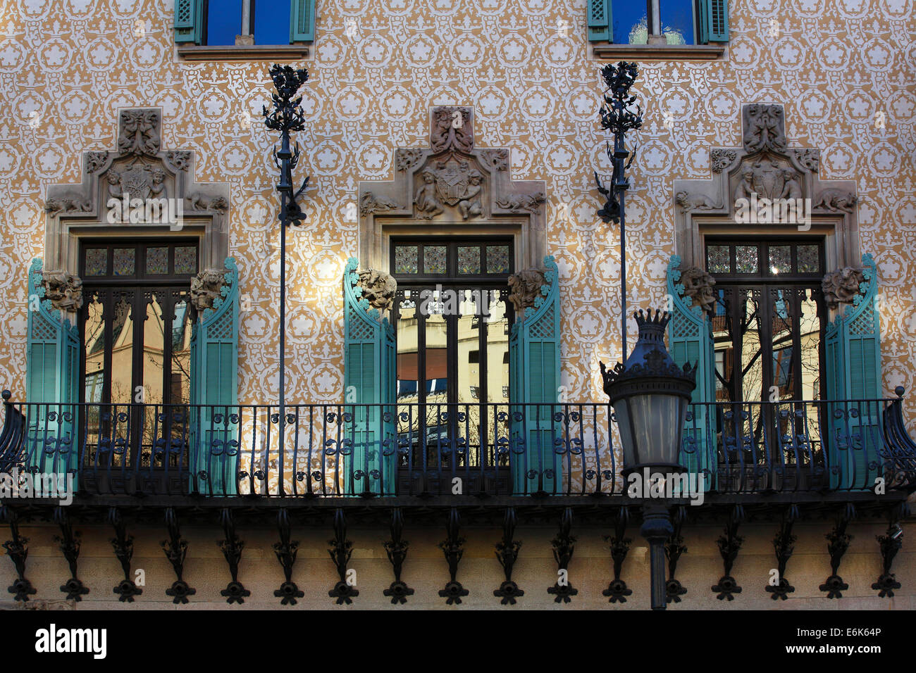 Casa Amatller, prunkvollen Fassade mit Balkonen und Fenstern im modernistischen Stil, erbaut 1898-1900, Passeig de Gracia Stockfoto