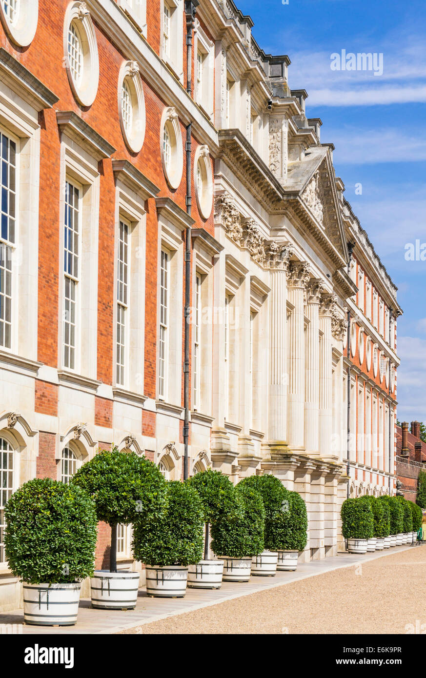 Hampton Court Palace vorderen London England UK GB EU Osteuropa Stockfoto