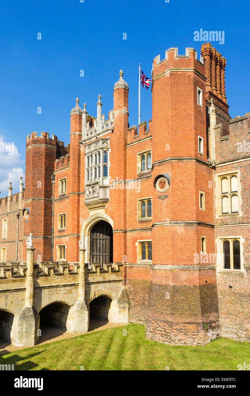 Hampton Court Palace vorderen Haupteingang London England UK GB EU Westeuropa Stockfoto