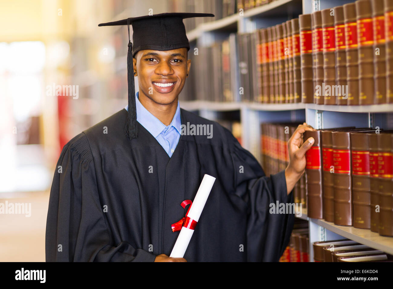 schöne afrikanische Universität Law School Absolvent Stockfoto