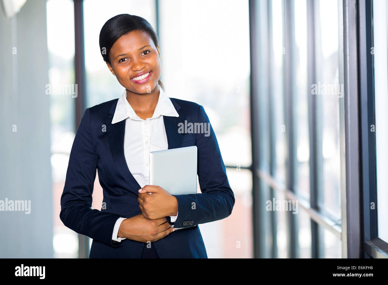 junge afrikanische amerikanische Geschäftsfrau Porträt Stockfoto