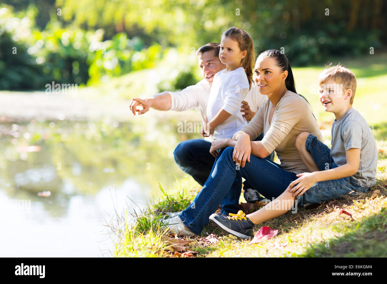 junge Familie von vier See Stockfoto