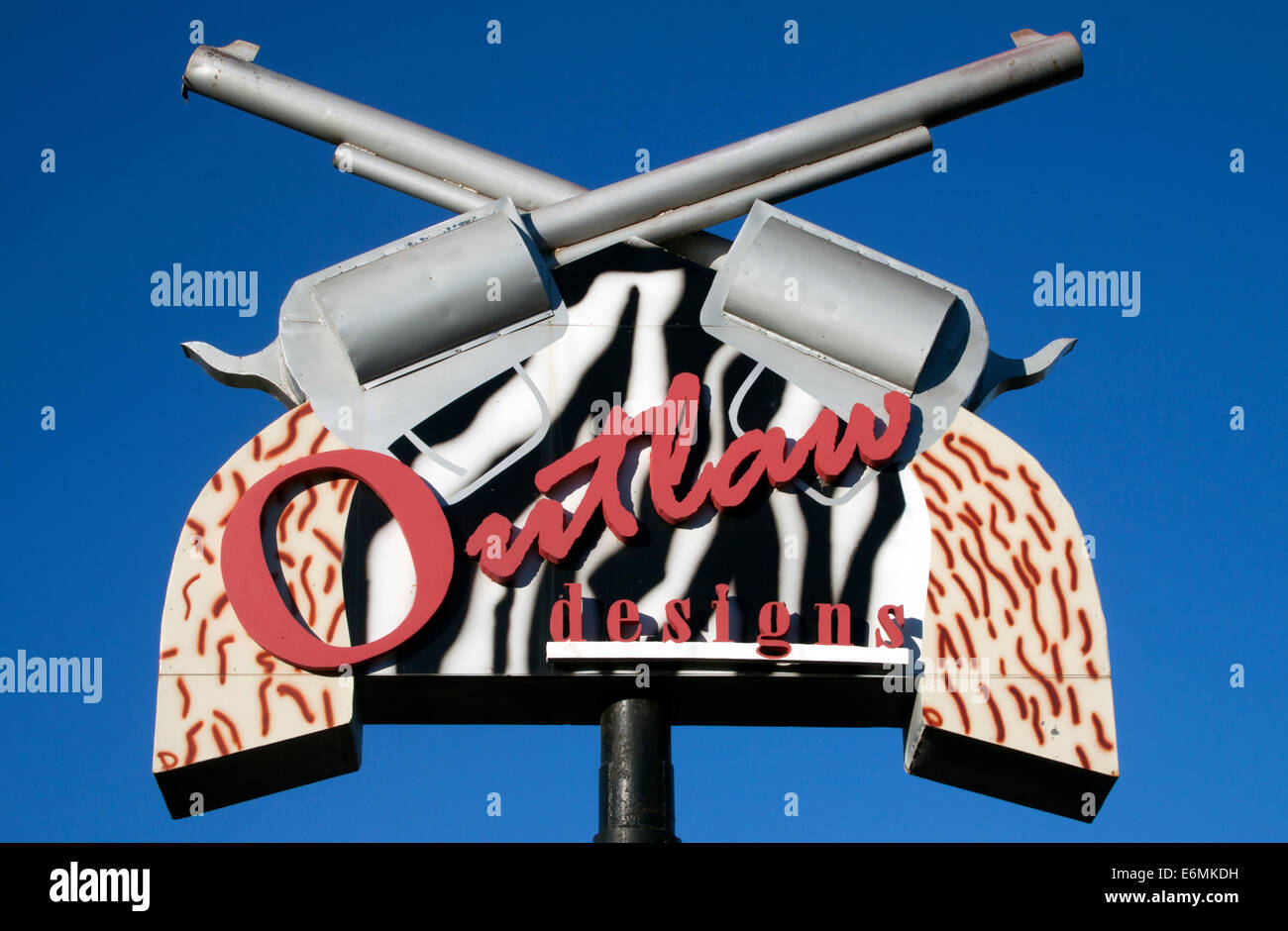 Outlaw Designs Pistole Zeichen in Elk City Oklahoma Stockfoto