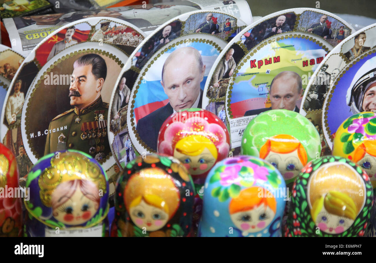 Bilder des Sowjetischen Diktators Josef Wissarionowitsch Stalin Und des