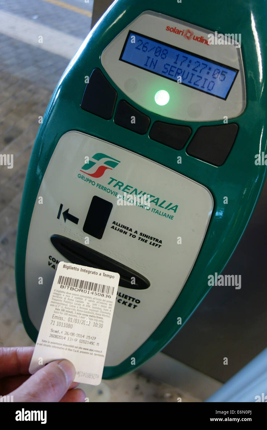 Validierung mit Zeitstempel Metro Zug Ticket Rom Italien Stockfoto
