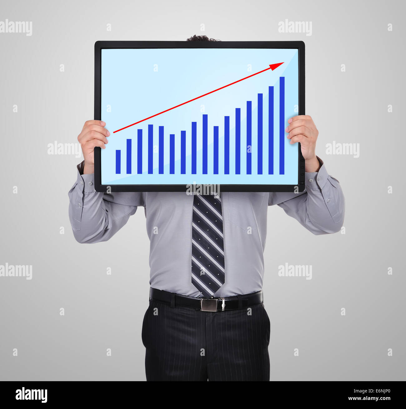 Geschäftsmann mit einem Plasma-Panel mit Grafik Stockfoto