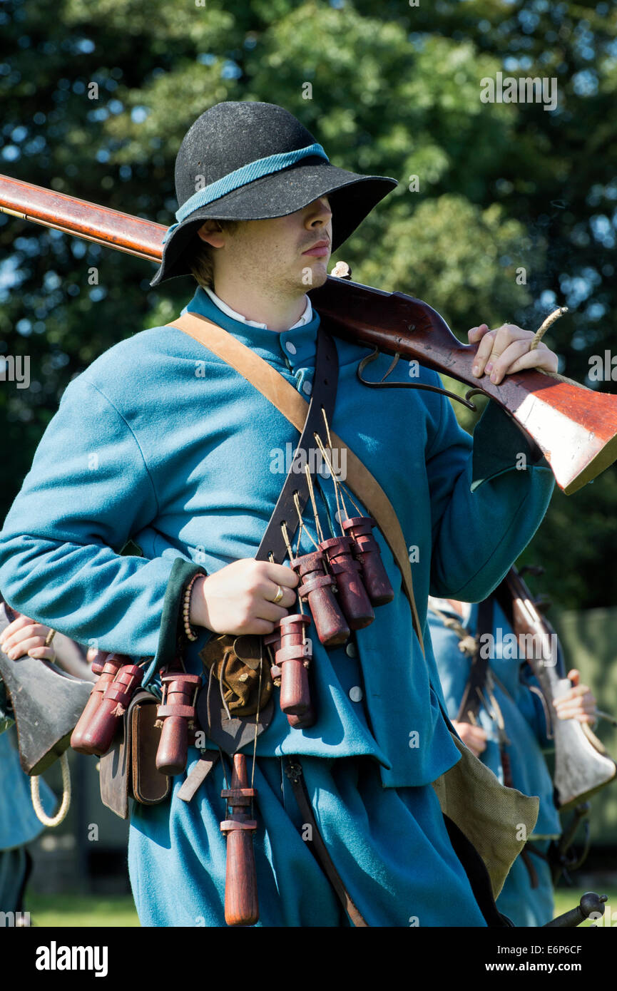 Sir William Pennymans Regiment. Englischer Bürgerkrieg. Royalistische Armee bei einer militärischen Reenactment-Show. UK Stockfoto