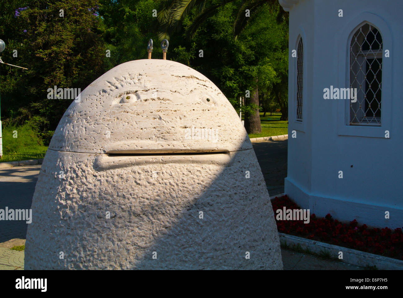 Skulptur außerhalb Dogaltas Muzesi, der natürliche Stein Museum Kulturpark, Kultur Park, Izmir, Türkei, Eurasien Stockfoto