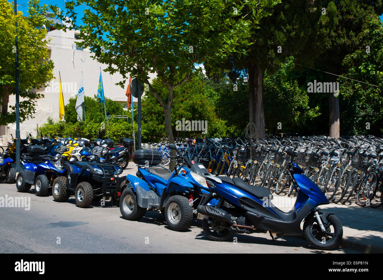 Greece moped transport -Fotos und -Bildmaterial in hoher Auflösung – Alamy
