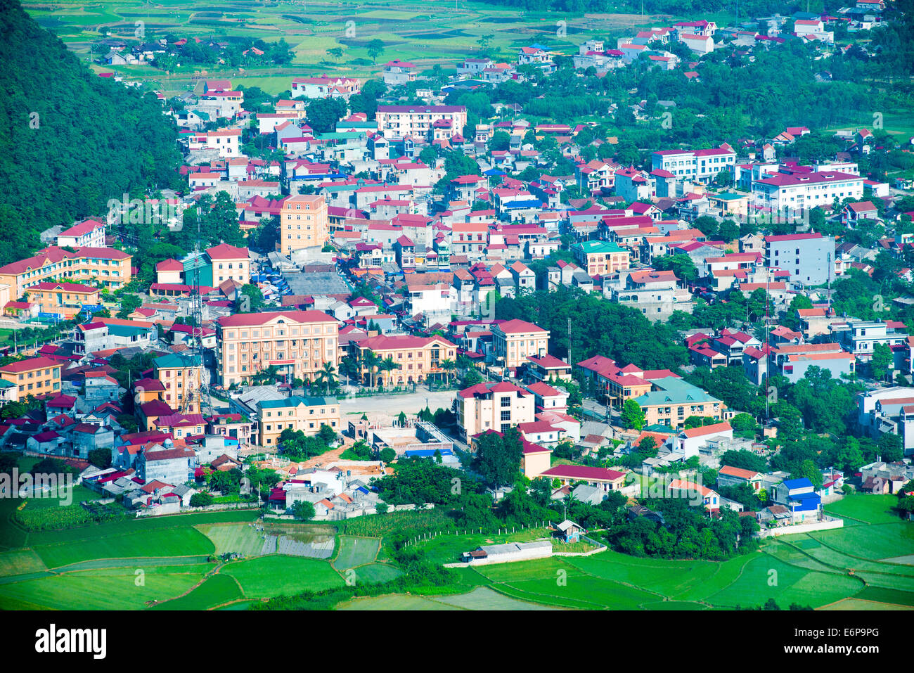 Luftaufnahme der Wohngegend von Bac Sohn Tal, Lang Son, Vietnam Stockfoto