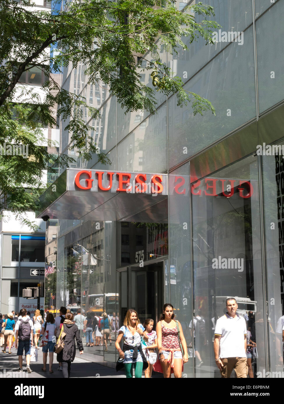 Denke Storefront auf der Fifth Avenue, New York Stockfoto
