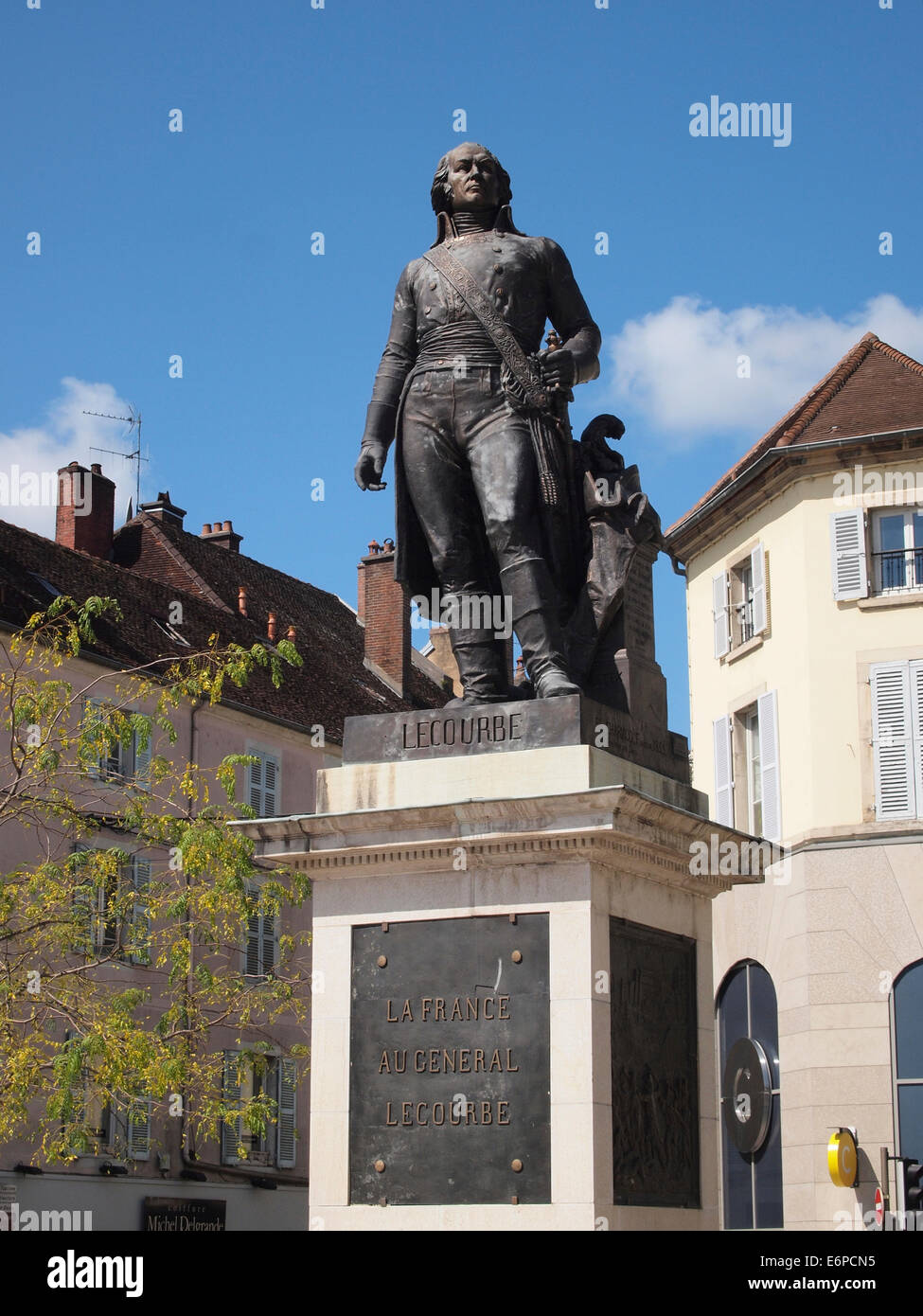 Statue der Infanterie general Claude-Jacques Lecourbe (geboren in Besancon 1759) auf dem Platz von Lons le Saunier, Juraregion, Frankreich Stockfoto