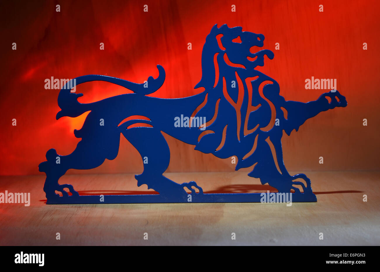 Schottland für Unabhängigkeit, der Löwe brüllt. Laubsägearbeiten von Clydebank Künstler Owen McGuigan Stockfoto