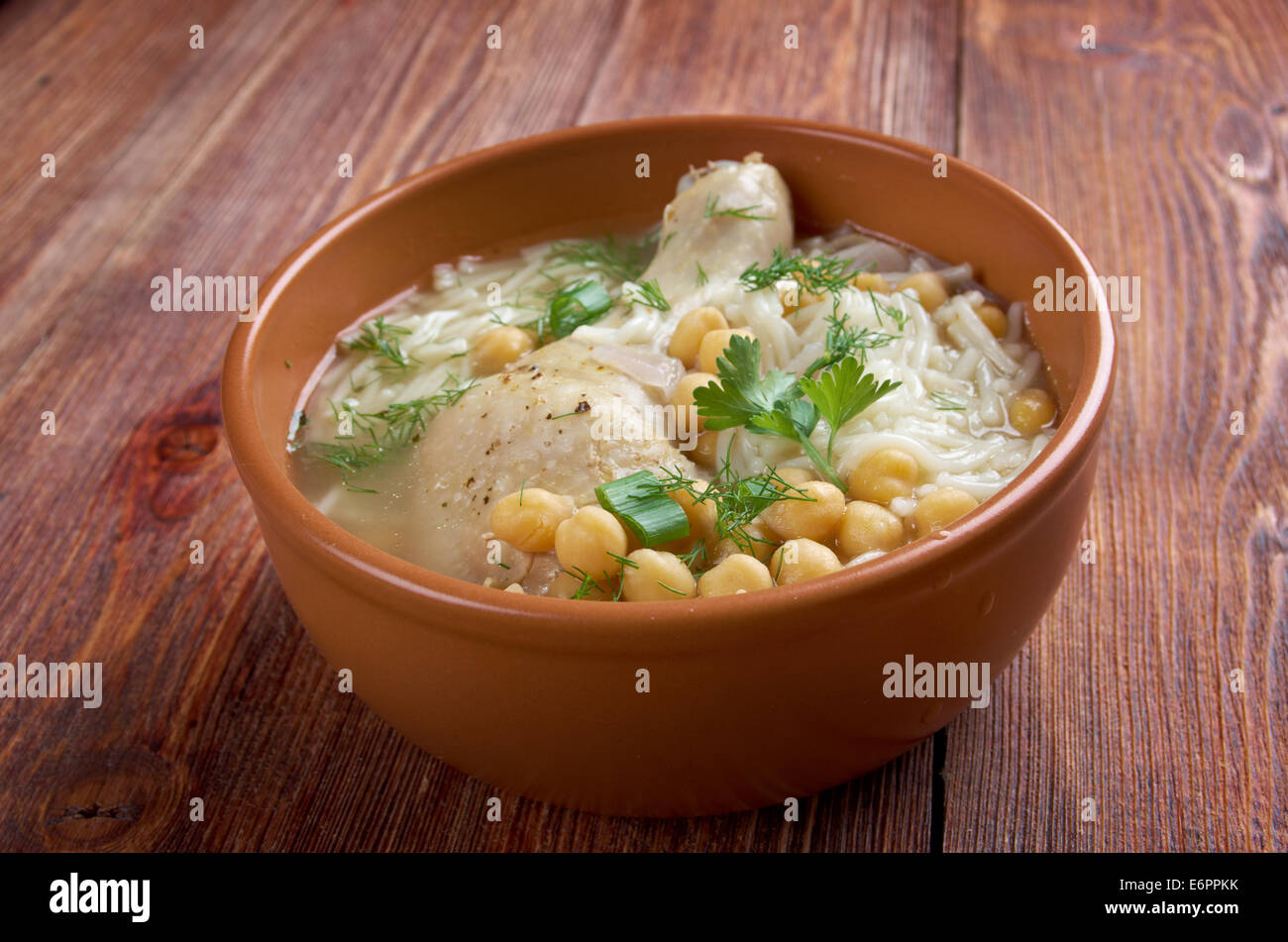 Chorba Beida - algerischen weiße Suppe mit Fleisch und Gemüse Stockfoto