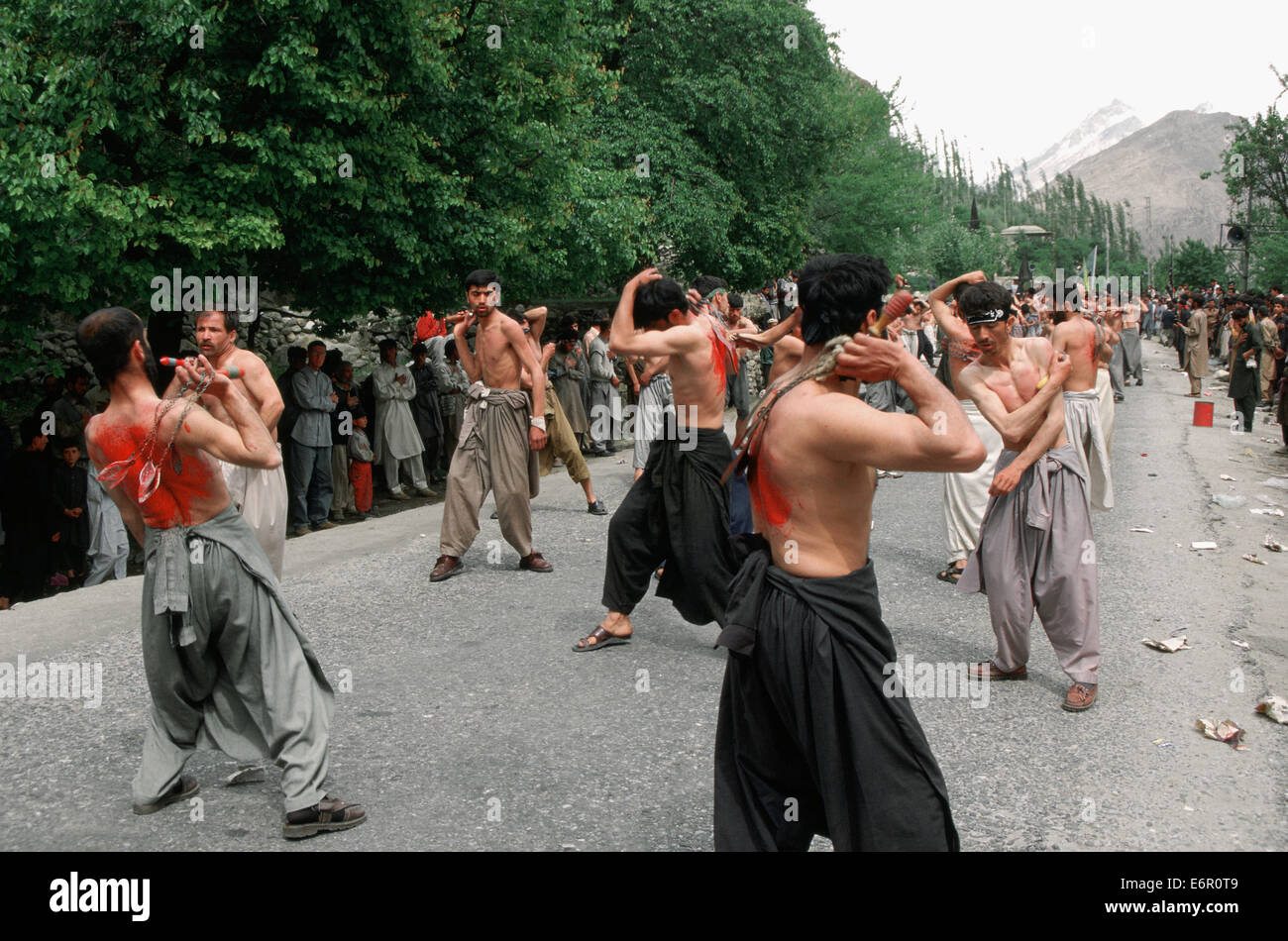 Schiitischen Männer zum Gedenken an die muslimischen fest des Ashura (Pakistan) Stockfoto