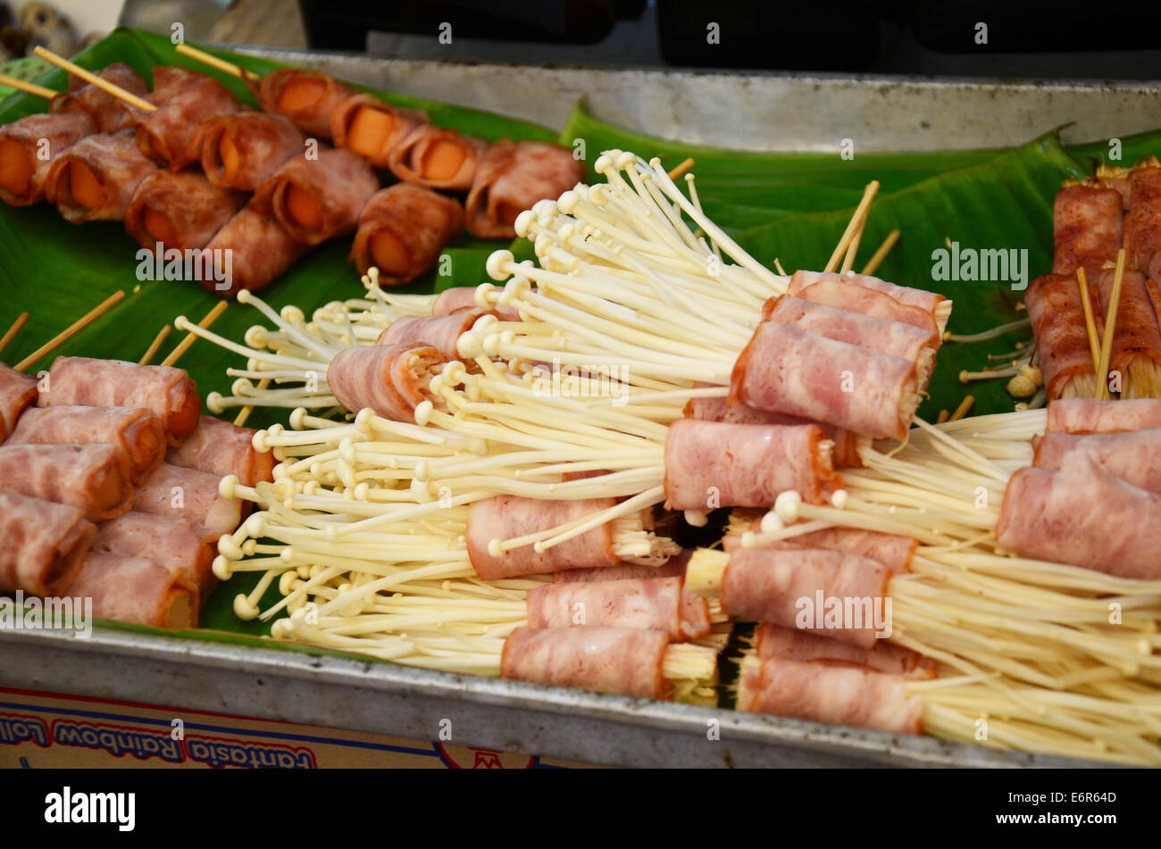 Gebratene nadel pilz -Fotos und -Bildmaterial in hoher Auflösung – Alamy
