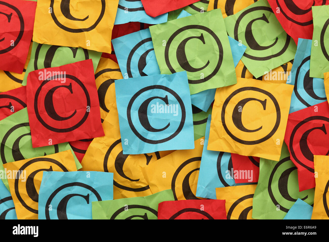 Zerknitterte copyright Symbole. Copyright Konzept. Stockfoto