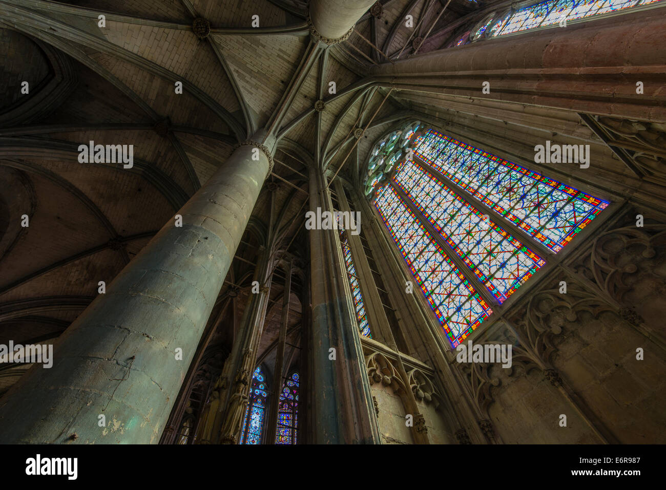 Innenansicht der Basilika von St. Nazaire und St. Celse, Carcassonne, Languedoc-Roussillon, Frankreich Stockfoto