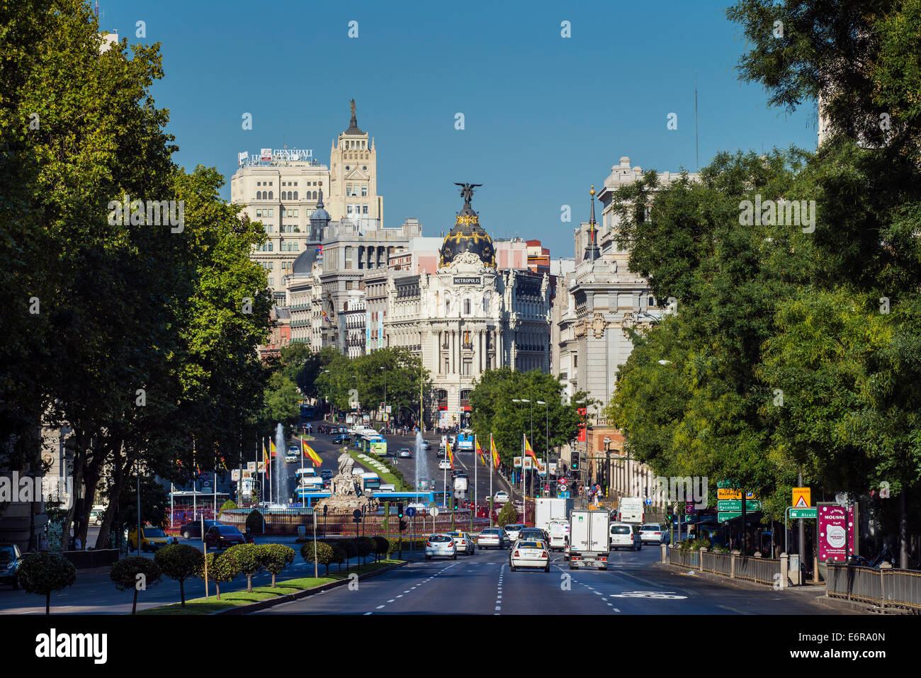 Calle de Alcalá mit Metropolis Gebäude im Hintergrund, Madrid, Comunidad de Madrid, Spanien Stockfoto