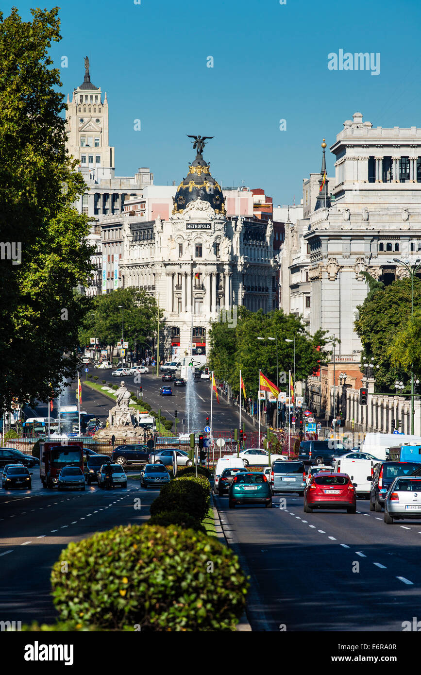 Calle de Alcalá mit Metropolis Gebäude im Hintergrund, Madrid, Comunidad de Madrid, Spanien Stockfoto