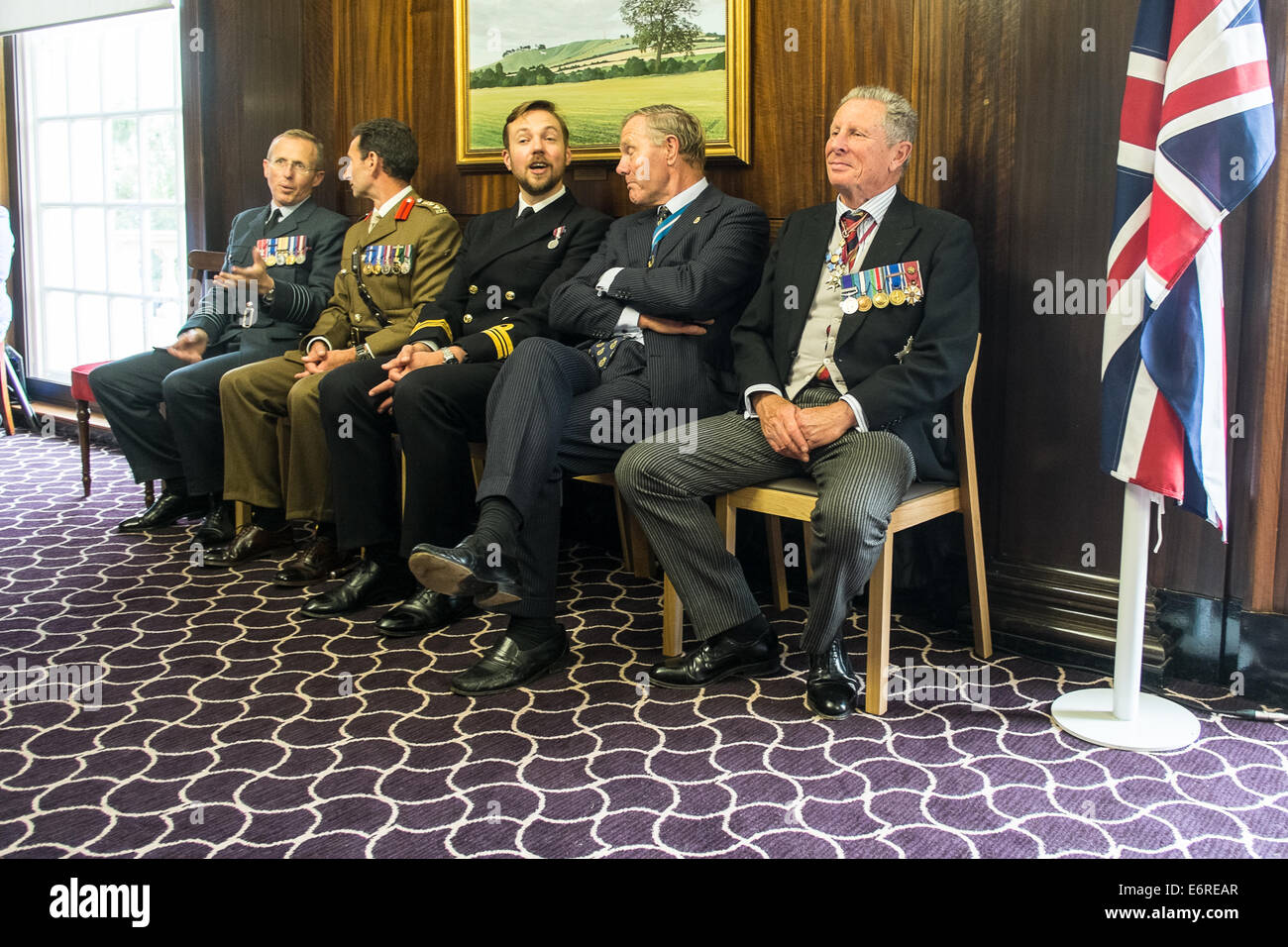 Trowbridge, Wiltshire, UK. 29. August 2014. Veteranen aus über die Süd-West, die sub-Zero trotzte Temperaturen in der Arktis-Konvois wurden geehrt durch HE Dr. Alexander Yakovenko im Auftrag von Vladimir Putin in Zeremonie in Trowbridge heute zu erkennen, ihre Tapferkeit während der 2. Weltkrieg Credit: Paul Chambers/Alamy Live News Stockfoto