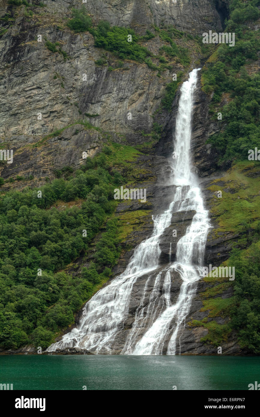 Geiranger Fjord, Norwegen - Wasserfälle sieben Schwestern. Stockfoto