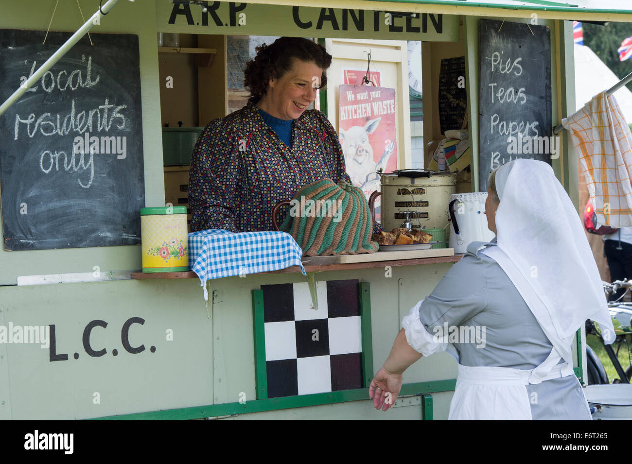 ARP. Air Raid Vorsichtsmaßnahmen an ein historisches Reenactment Kantine. Militärische Odyessy zeigen bei Detling, Kent, UK Stockfoto