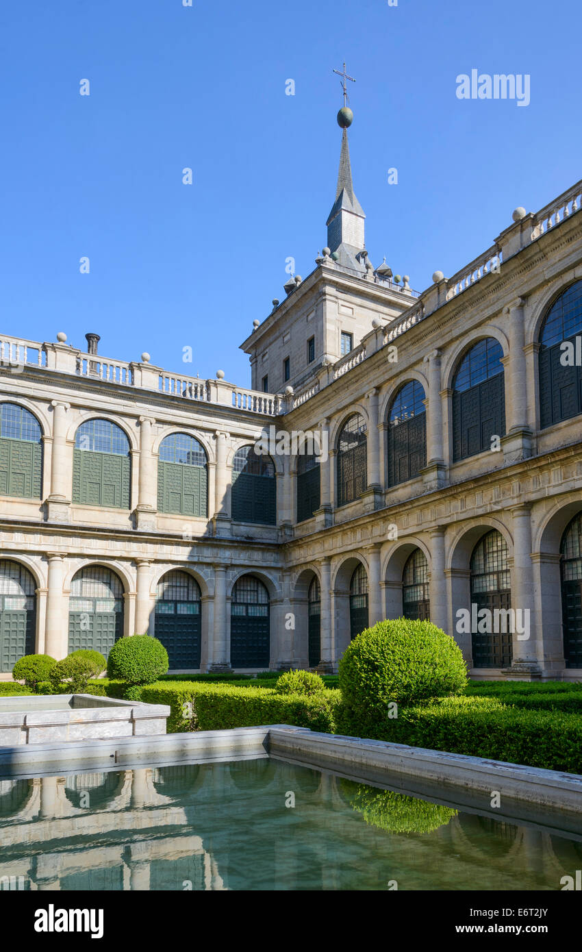 "El Escorial" Kloster. "Claustro de Los Evangelistas" Stockfoto