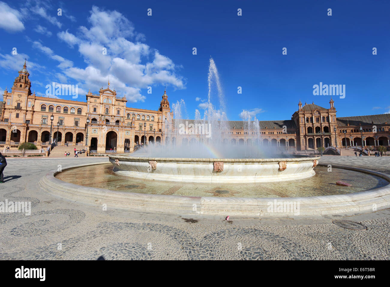 Der Brunnen auf der Plaza de Espana in Sevilla, Spanien Stockfoto