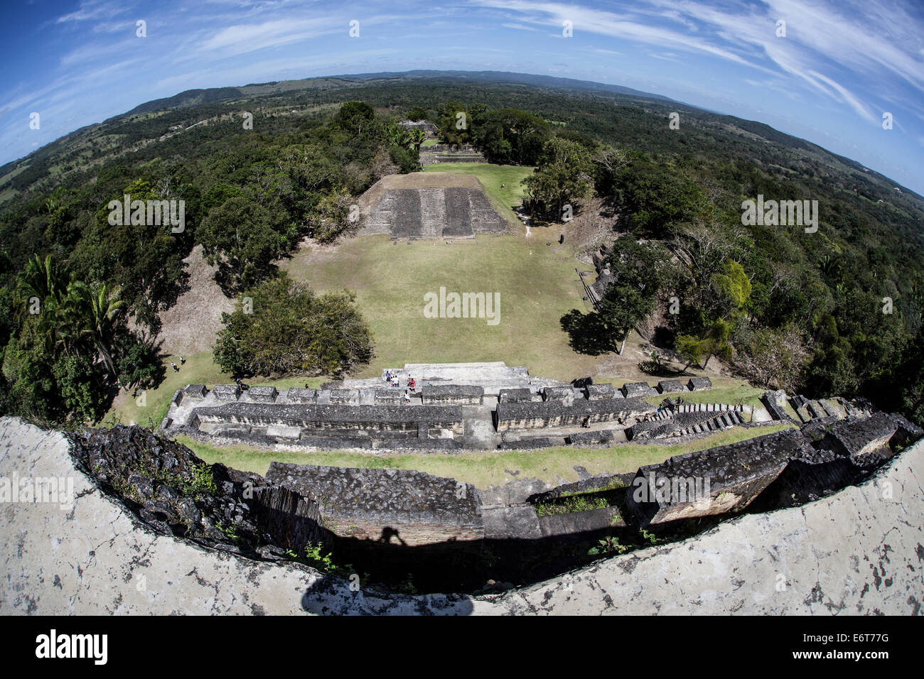 Blick auf El Castillo Pyramide Maya Ruinen von Xunantunich, Karibik, Belize Stockfoto