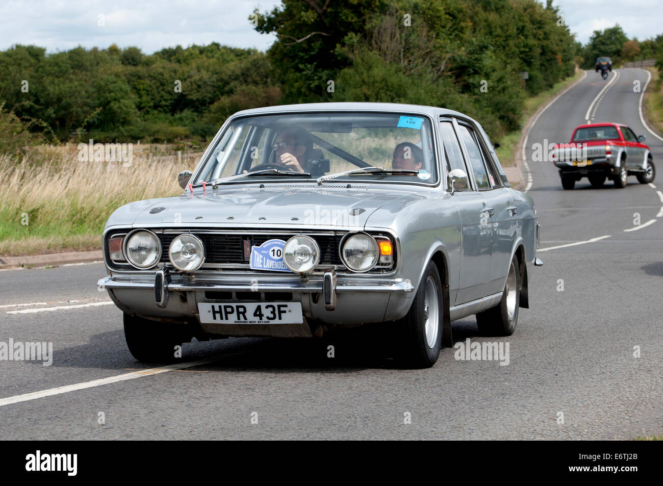 Ford Cortina Auto unterwegs Fosse Way, Warwickshire, UK Stockfoto