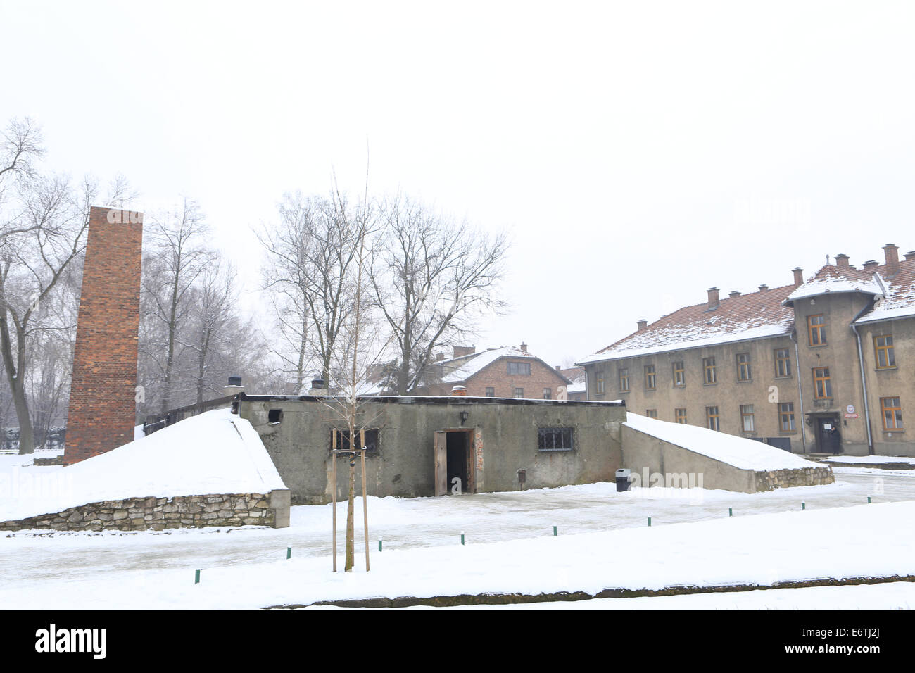 Die Gaskammer im Konzentrationslager Auschwitz-Birkenau im Winter Stockfoto