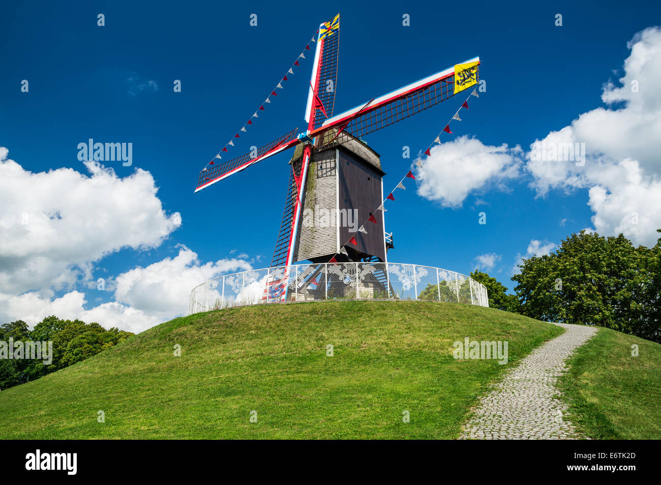 Brügge, Belgien. Sint-Janshuismolen Windmühle (St. Janhuis Mill) aus 1770, noch in seiner ursprünglichen Stelle, West-Flandern Stockfoto