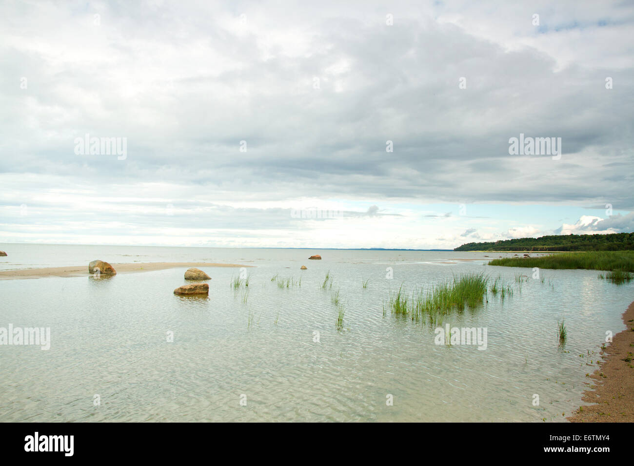 Felsen ins Meer. Aussichtspunkte in Europa Stockfoto